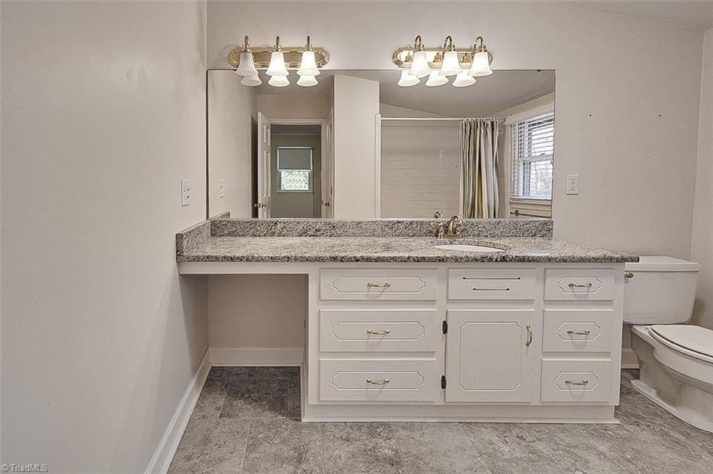 621 Mountain Road Asheboro, NC 27205 - Photo 23 of 45 Primary Bath