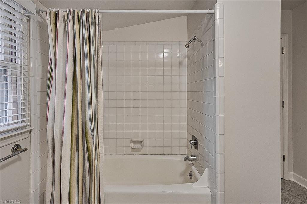 621 Mountain Road Asheboro, NC 27205 - Photo 24 of 45 Primary Bath