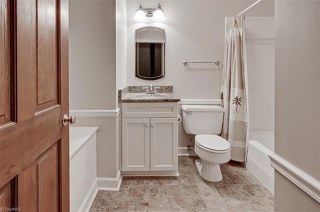 621 Mountain Road Asheboro, NC 27205 - Photo 27 of 45 Hall Bath Upper Level