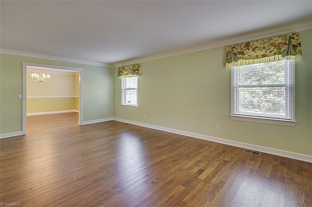 621 Mountain Road Asheboro, NC 27205 - Photo 4 of 45 Living Room