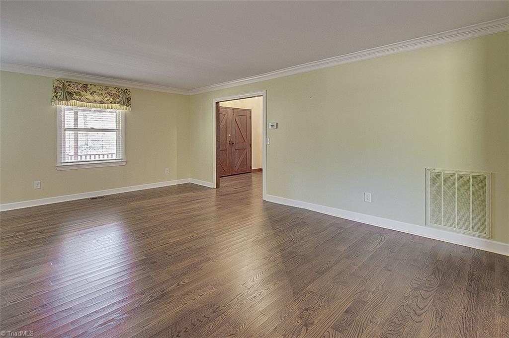 621 Mountain Road Asheboro, NC 27205 - Photo 5 of 45 Living Room