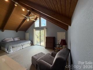 19 Lookout Loop Burnsville, NC 28714 - Photo 22 of 30 a living room with furniture
