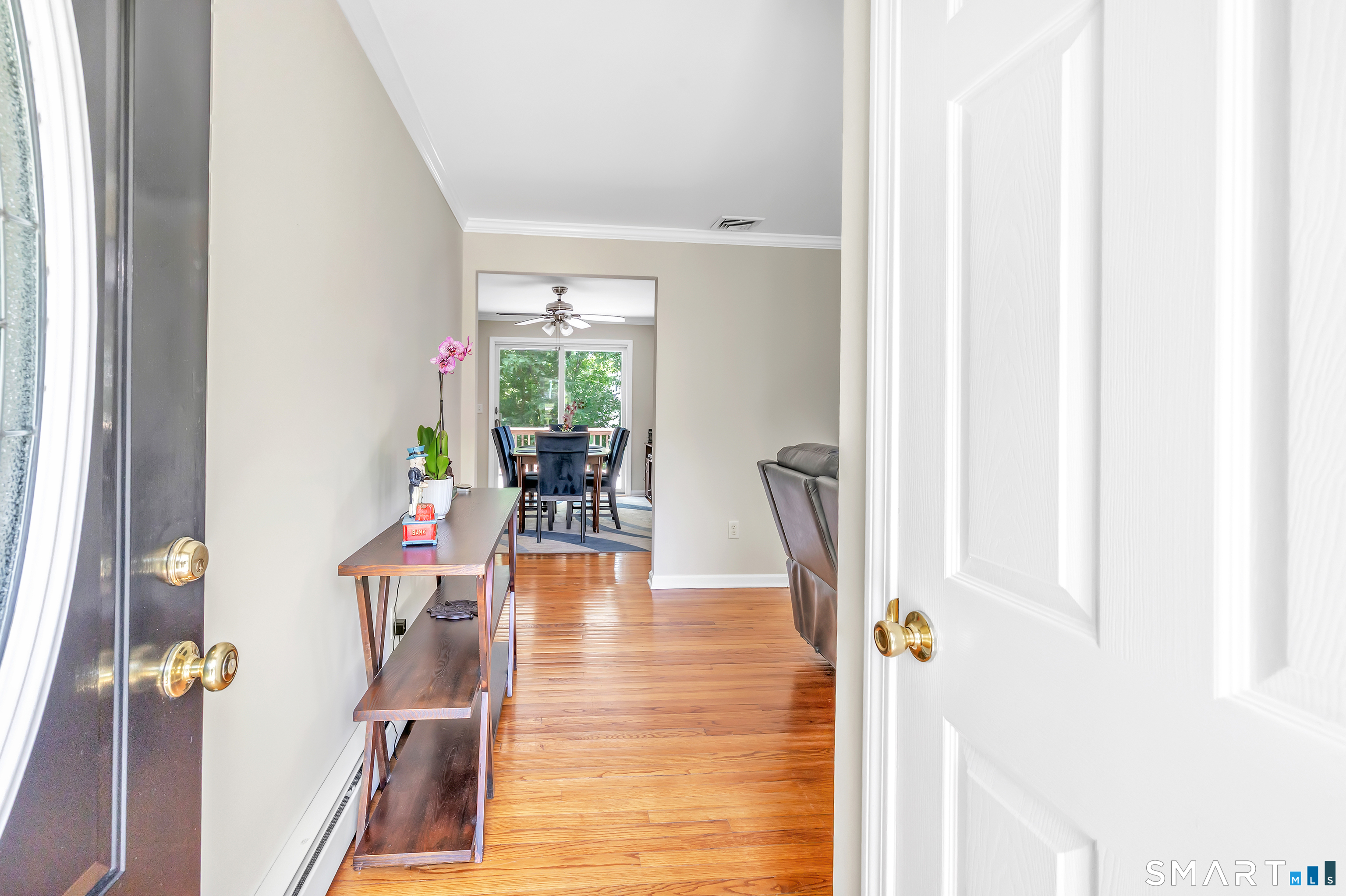 64 Tait Road Trumbull, CT 06611 - Photo 3 of 33