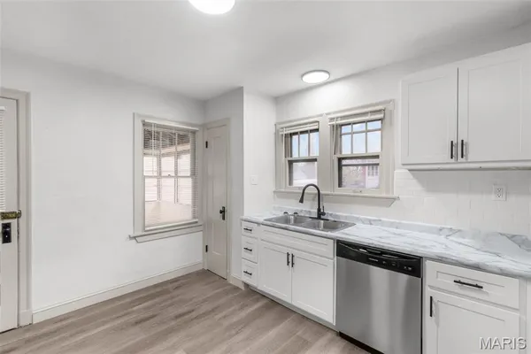 $199,900 | 2483 Hartland Avenue, St. Louis, MO 63114