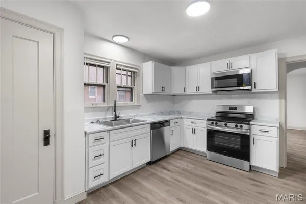 $199,900 | 2483 Hartland Avenue, St. Louis, MO 63114