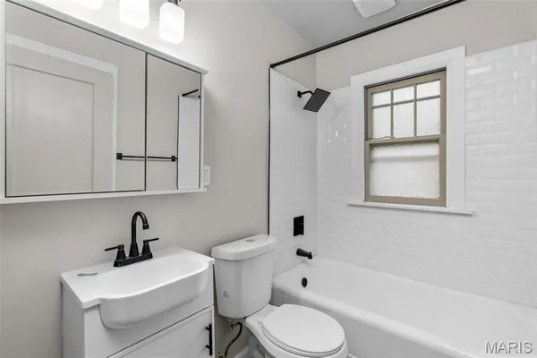 $199,900 | 2483 Hartland Avenue, St. Louis, MO 63114