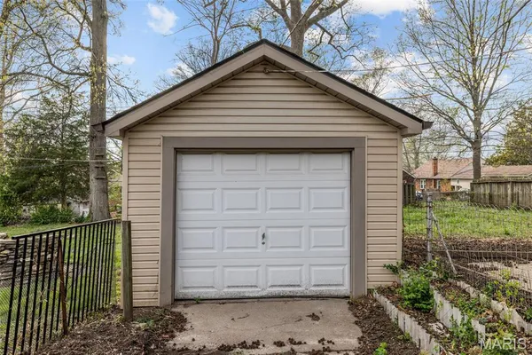 $199,900 | 2483 Hartland Avenue, St. Louis, MO 63114