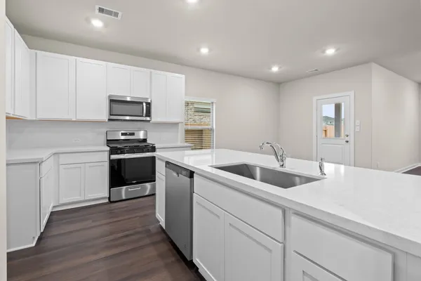$319,990 | 2429 East Heritage Drive, Dayton, TX 77535