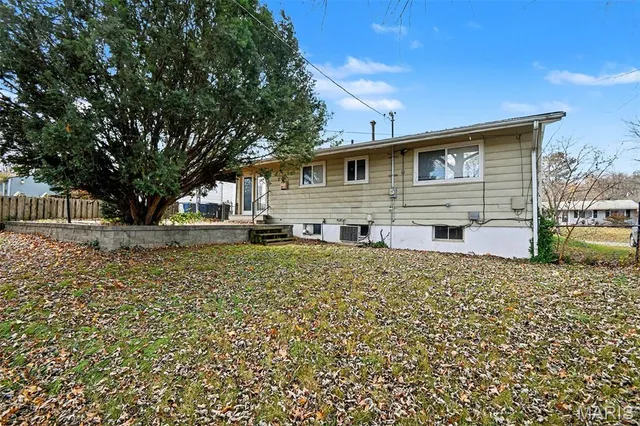 $1,850 | 1040 Bluefield Drive, Florissant, MO 63033