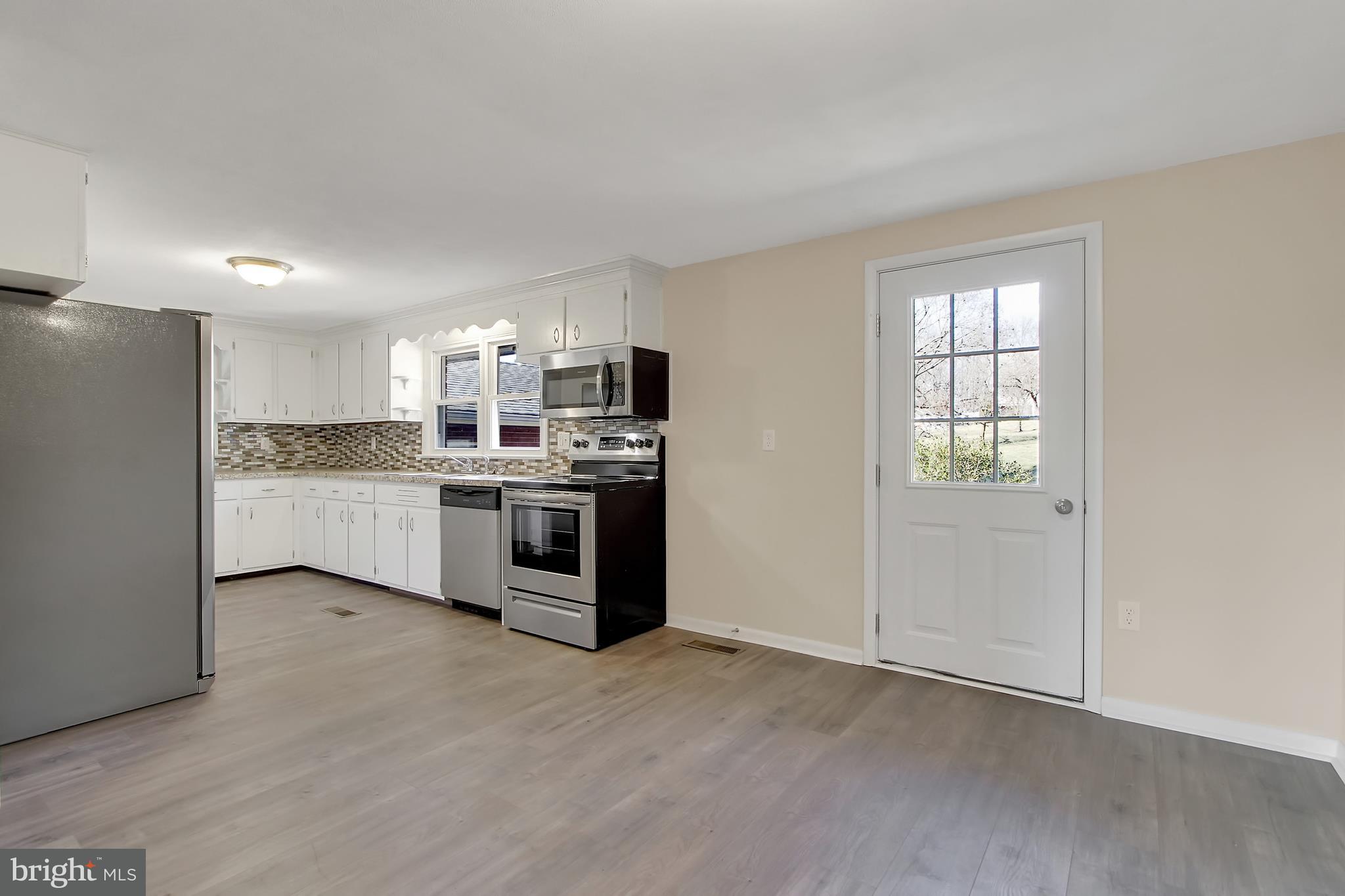 448 Fuhrman Mill Road Hanover, PA 17331 - Photo 6 of 27 Kitchen/Dining