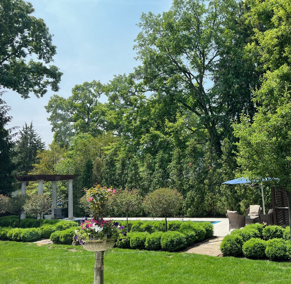528 Roslyn Road Kenilworth, IL 60043 - Photo 11 of 61