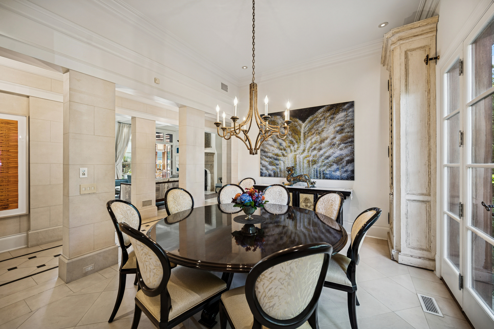528 Roslyn Road Kenilworth, IL 60043 - Photo 22 of 62 a view of a dining room with furniture and window