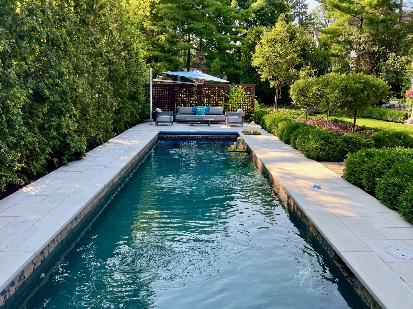 528 Roslyn Road Kenilworth, IL 60043 - Photo 6 of 62 a view of a lake with a yard