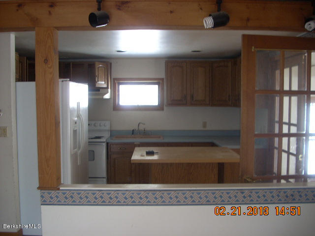433 East Otis Rd 005