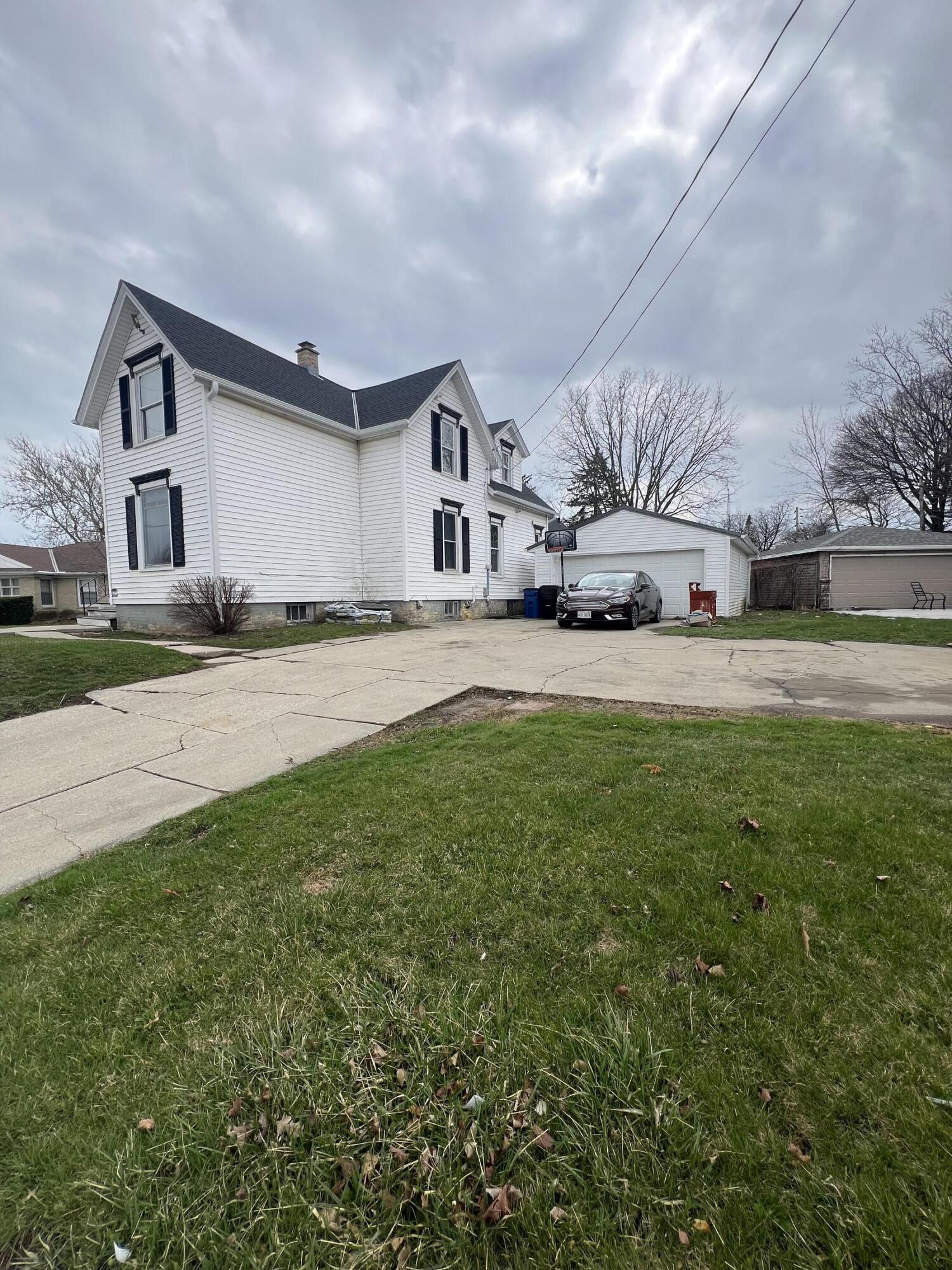 1925 Rapids Drive Racine, WI 53404 - Photo 2 of 14 Drive and garage