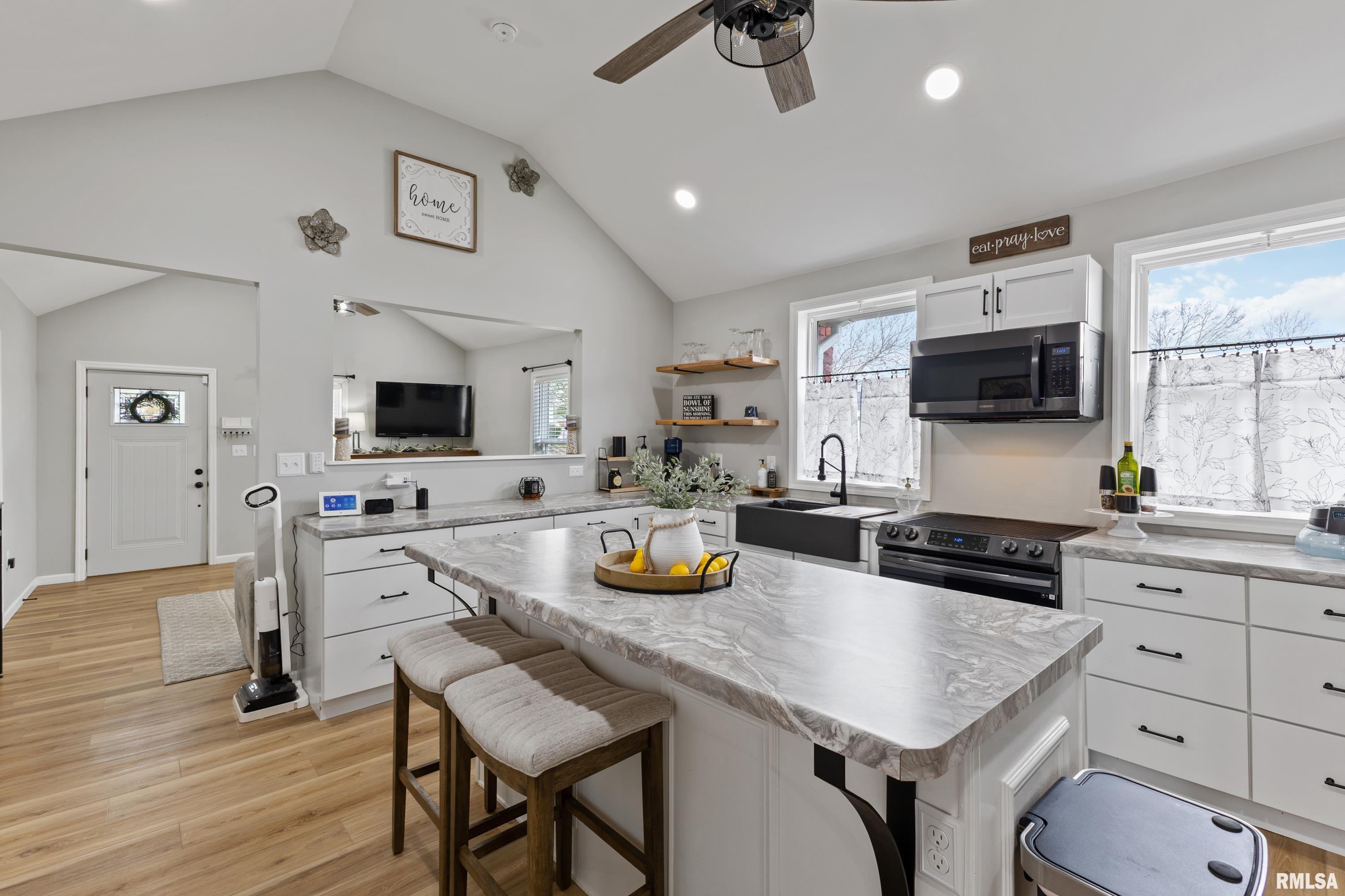 1717 Cedar Street Quincy, IL 62301 - Photo 4 of 23