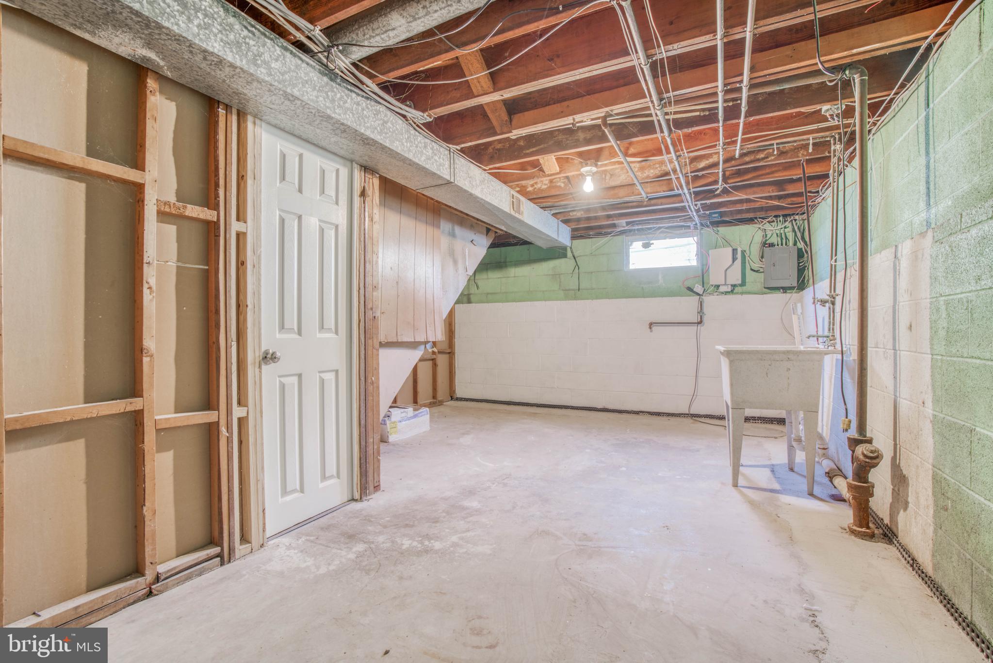 303 Cresswell Road Baltimore, MD 21225 - Photo 42 of 44 Gallery Image 42