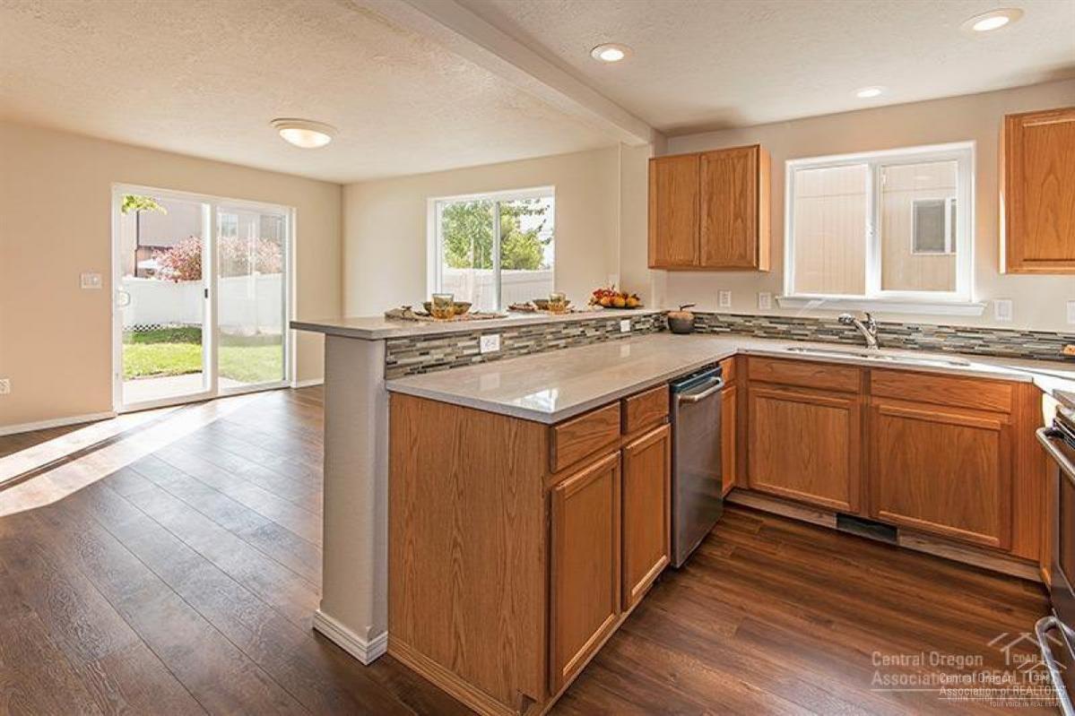 2256 Southwest 23rd Street Redmond, OR 97756 - Photo 4 of 21 Additional Photo