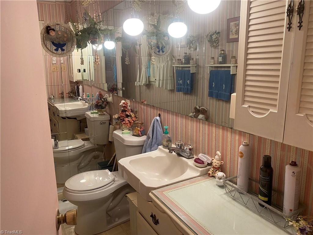 3904 Lewiston Road Summerfield, NC 27358 - Photo 10 of 13