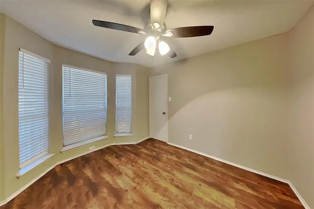 a view of empty room with window