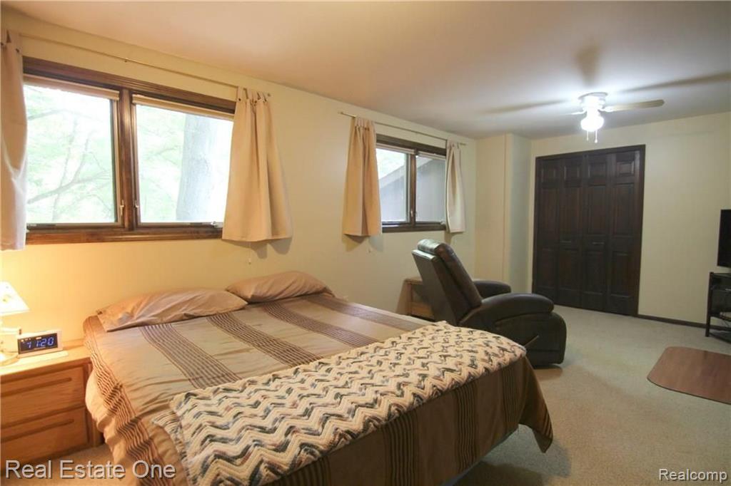 28053 Inkster Road Farmington Hills, MI 48334 - Photo 31 of 46