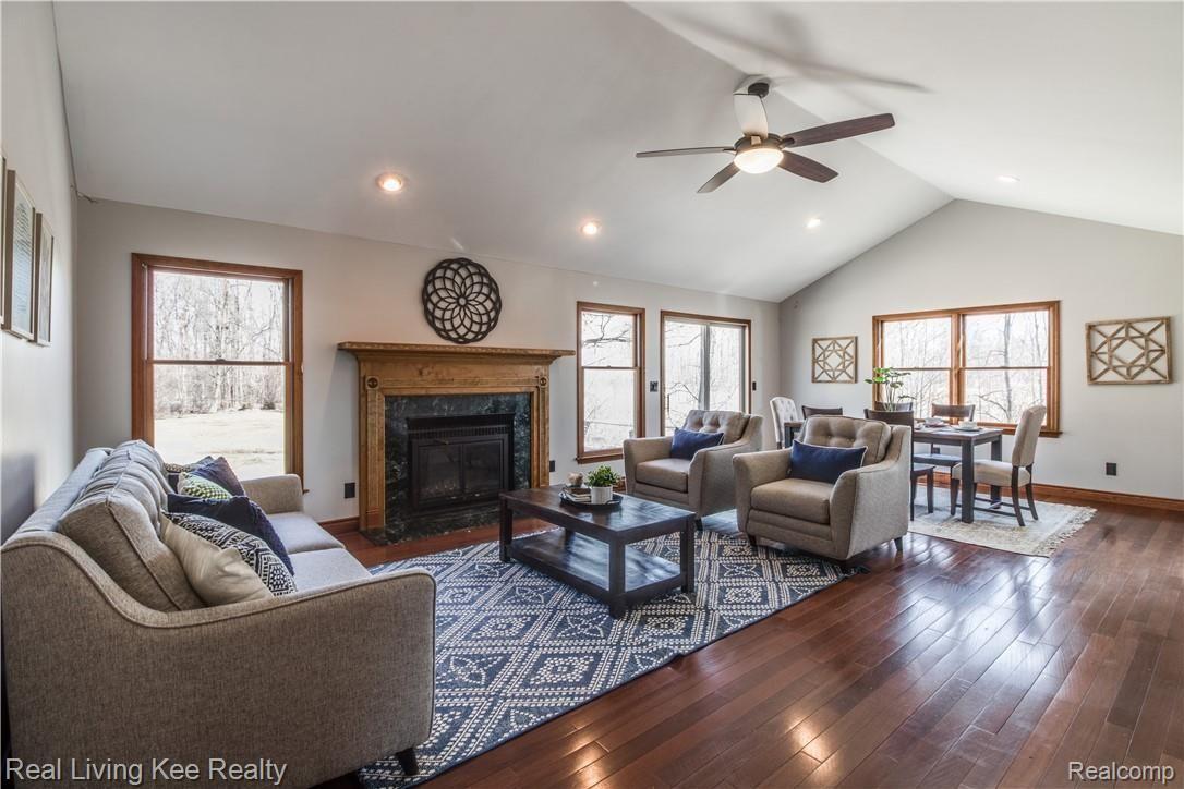 1582 West Auburn Road Rochester, MI 48309 - Photo 51 of 73 Interior 19.jpg