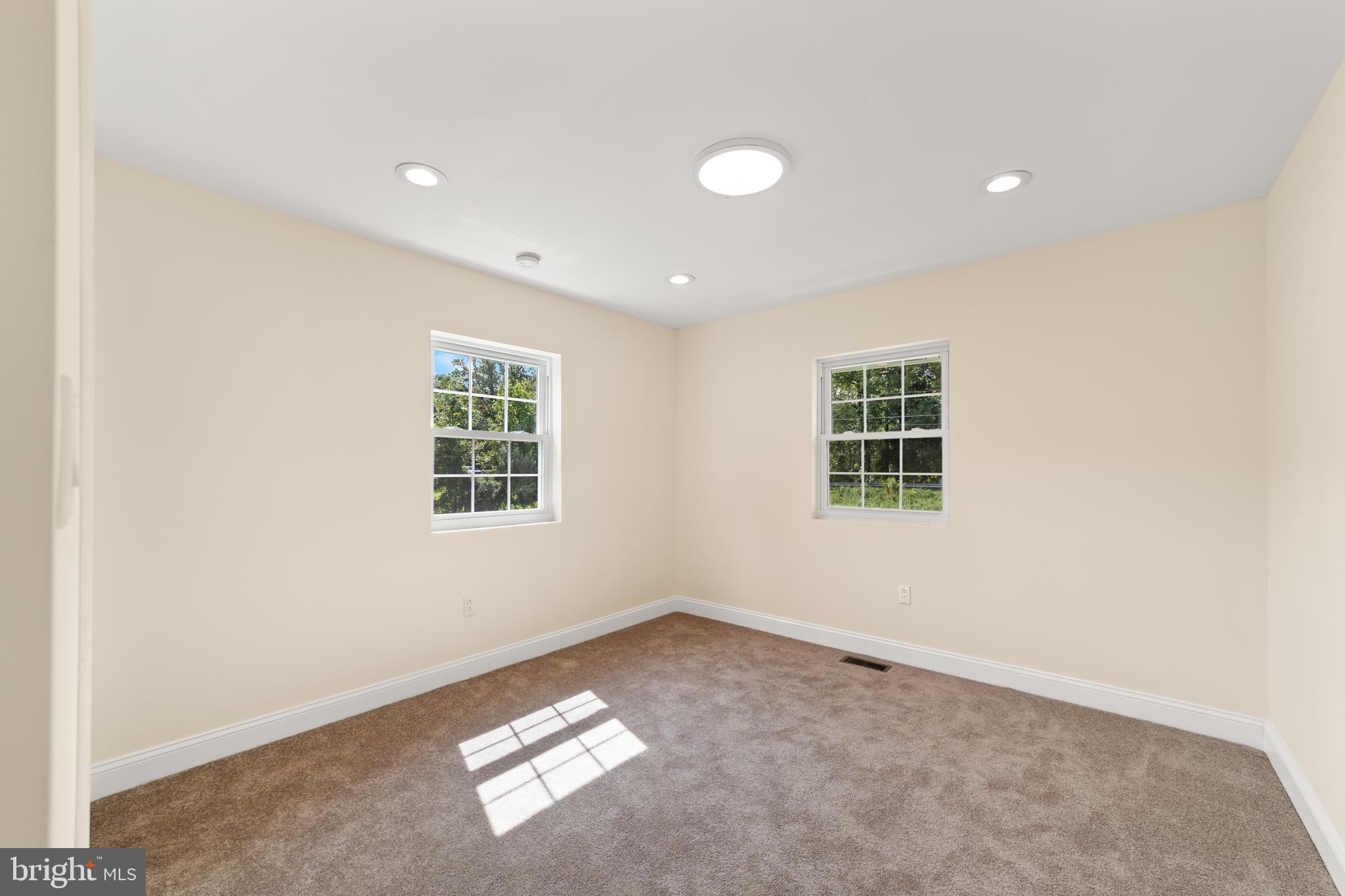 812 West Malaga Road Williamstown, NJ 08094 - Photo 6 of 23