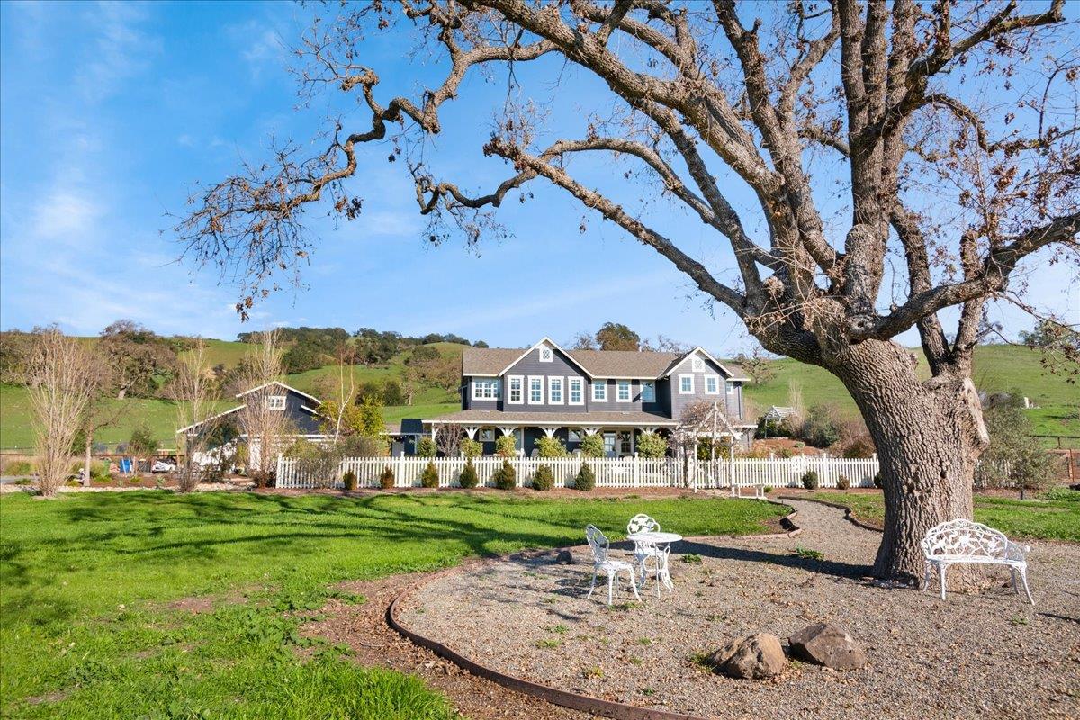 7670 Crews Road Gilroy, CA 95020 - Photo 13 of 83