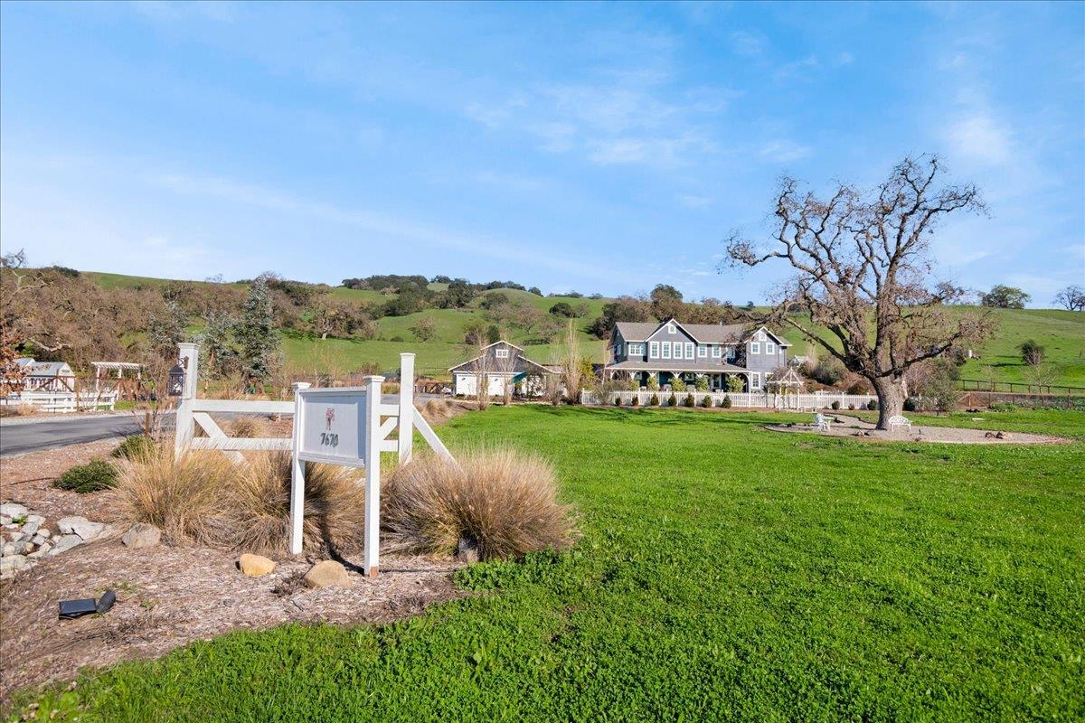 7670 Crews Road Gilroy, CA 95020 - Photo 14 of 83