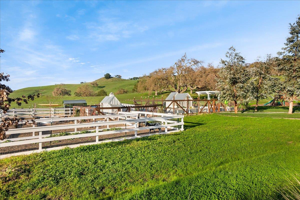 7670 Crews Road Gilroy, CA 95020 - Photo 26 of 83