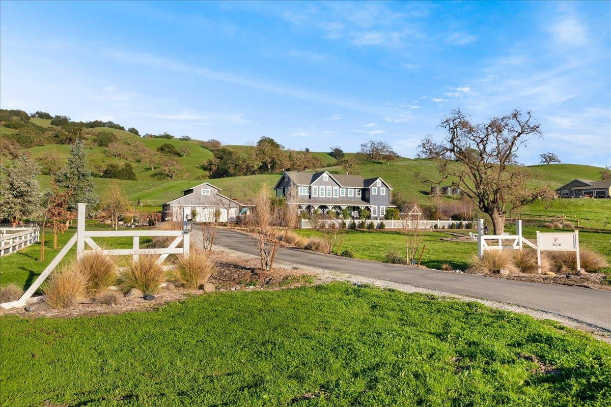 7670 Crews Road Gilroy, CA 95020 - Photo 4 of 83