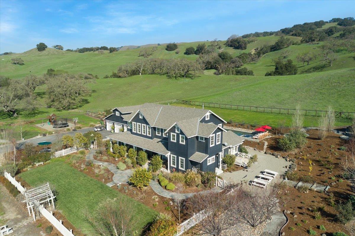 7670 Crews Road Gilroy, CA 95020 - Photo 8 of 83