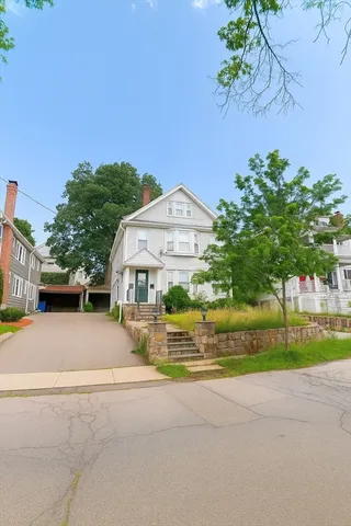 $3,100 | 31 Gilbert Road, Unit 2, Belmont, MA 02478