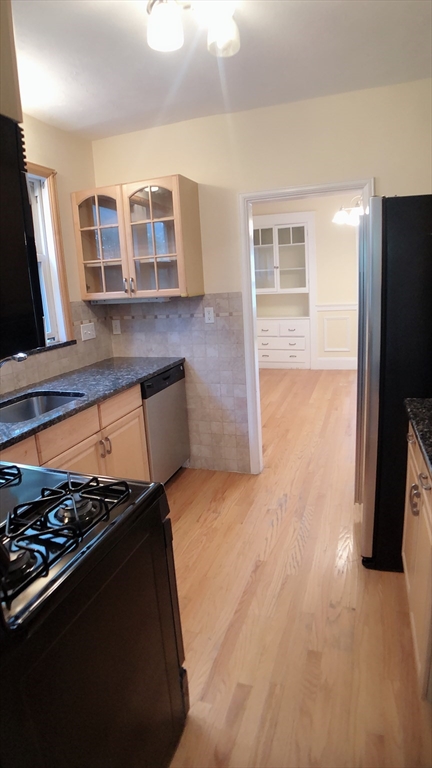 31 Gilbert Road, Unit 2 Belmont, MA 02478 - Photo 5 of 41