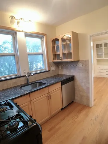 $3,100 | 31 Gilbert Road, Unit 2, Belmont, MA 02478