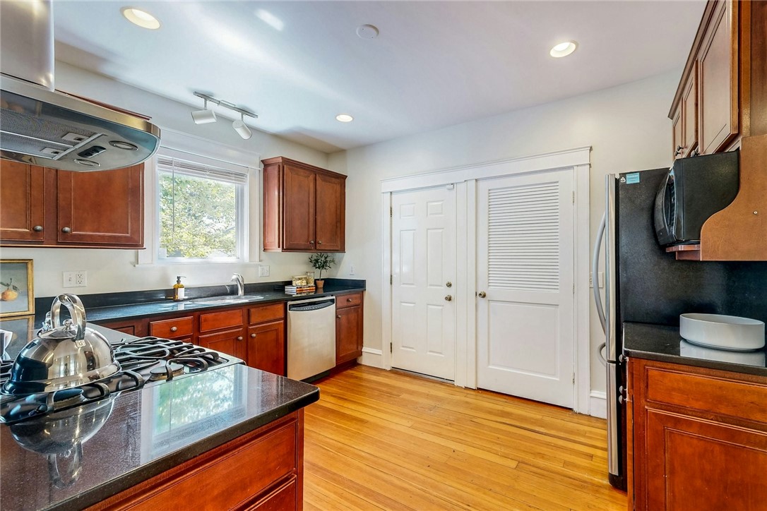 135 6th Street, Unit 1 Providence, RI 02906 - Photo 12 of 21