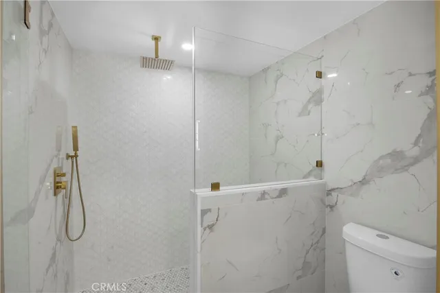 $2,299,000 | 5852 Bellfield Lane, Huntington Beach, CA 92648