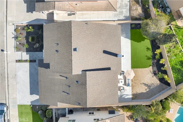 $2,299,000 | 5852 Bellfield Lane, Huntington Beach, CA 92648