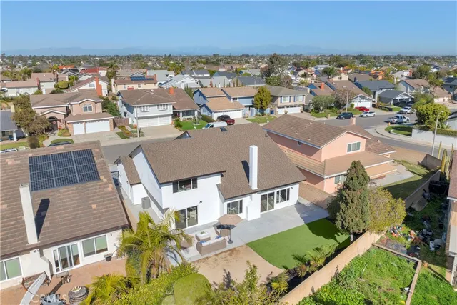 $2,299,000 | 5852 Bellfield Lane, Huntington Beach, CA 92648