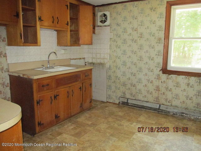 112 Marine Road Waretown, NJ 08758 - Photo 5 of 10 IMG_1725