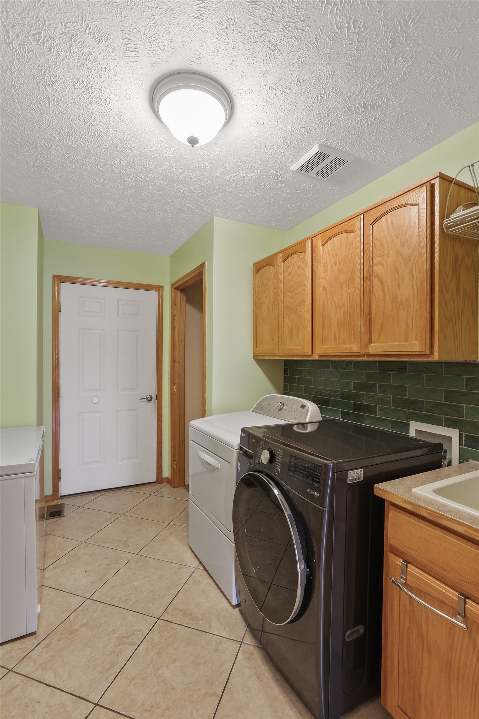 16317 North McKinnon Lane Colbert, WA 99005 - Photo 20 of 36