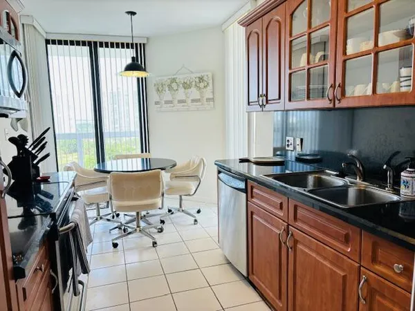 $4,200 | 20185 East Country Club Drive, Unit 1209, Aventura, FL 33180