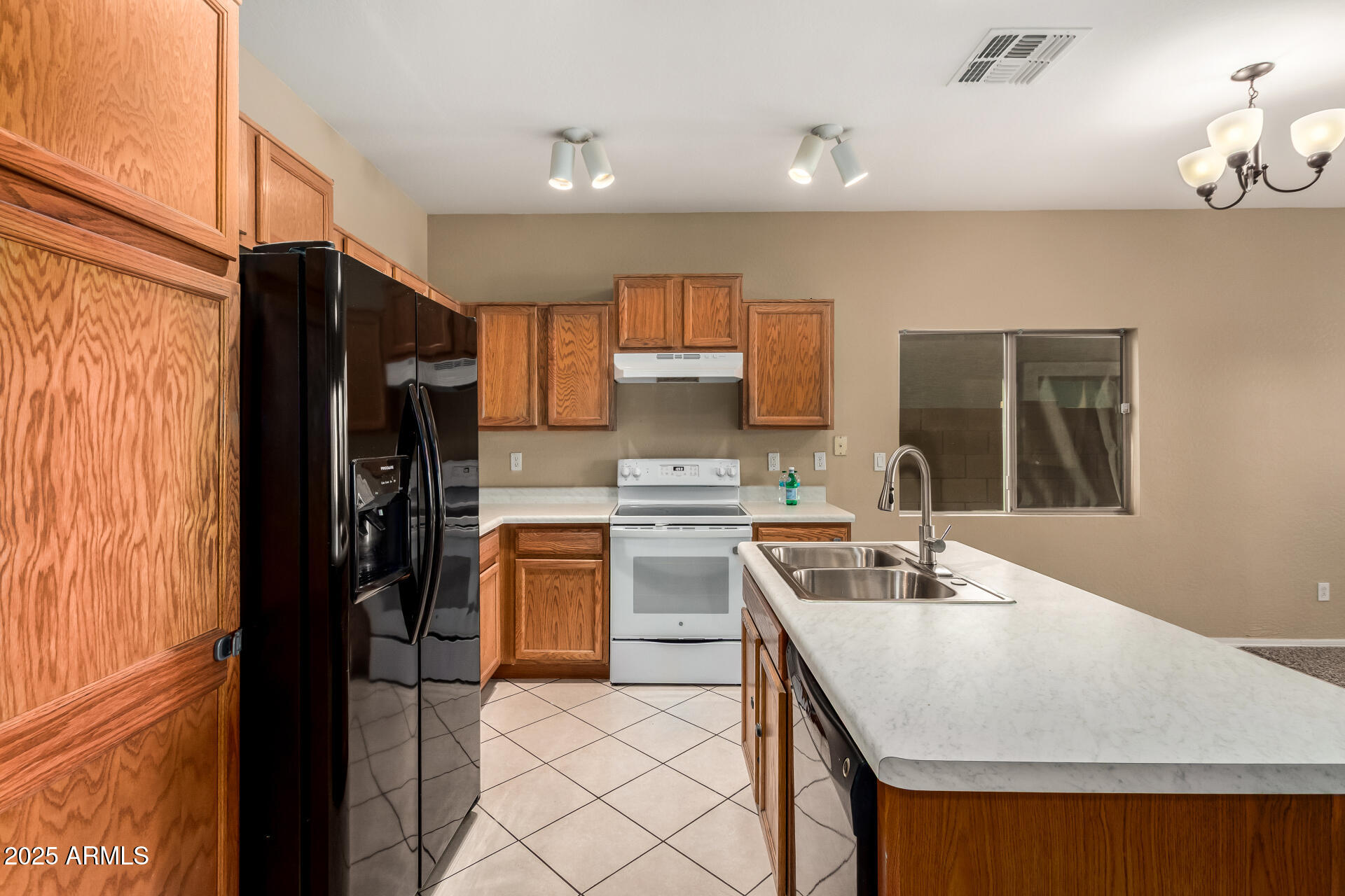 5132 West Shumway Farm Road Laveen, AZ 85339 - Photo 12 of 32 kitchen