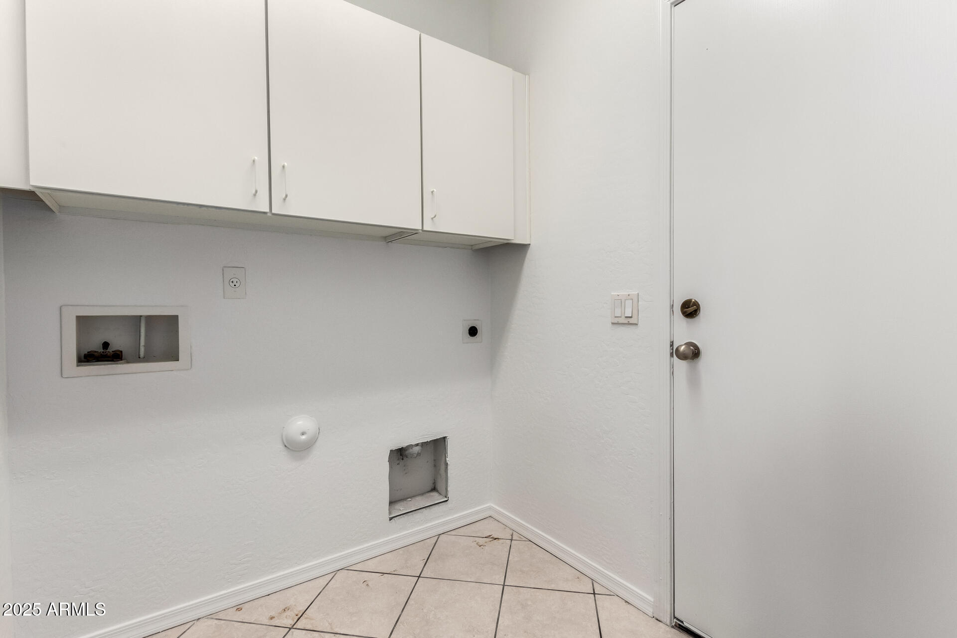 5132 West Shumway Farm Road Laveen, AZ 85339 - Photo 28 of 32 laundry