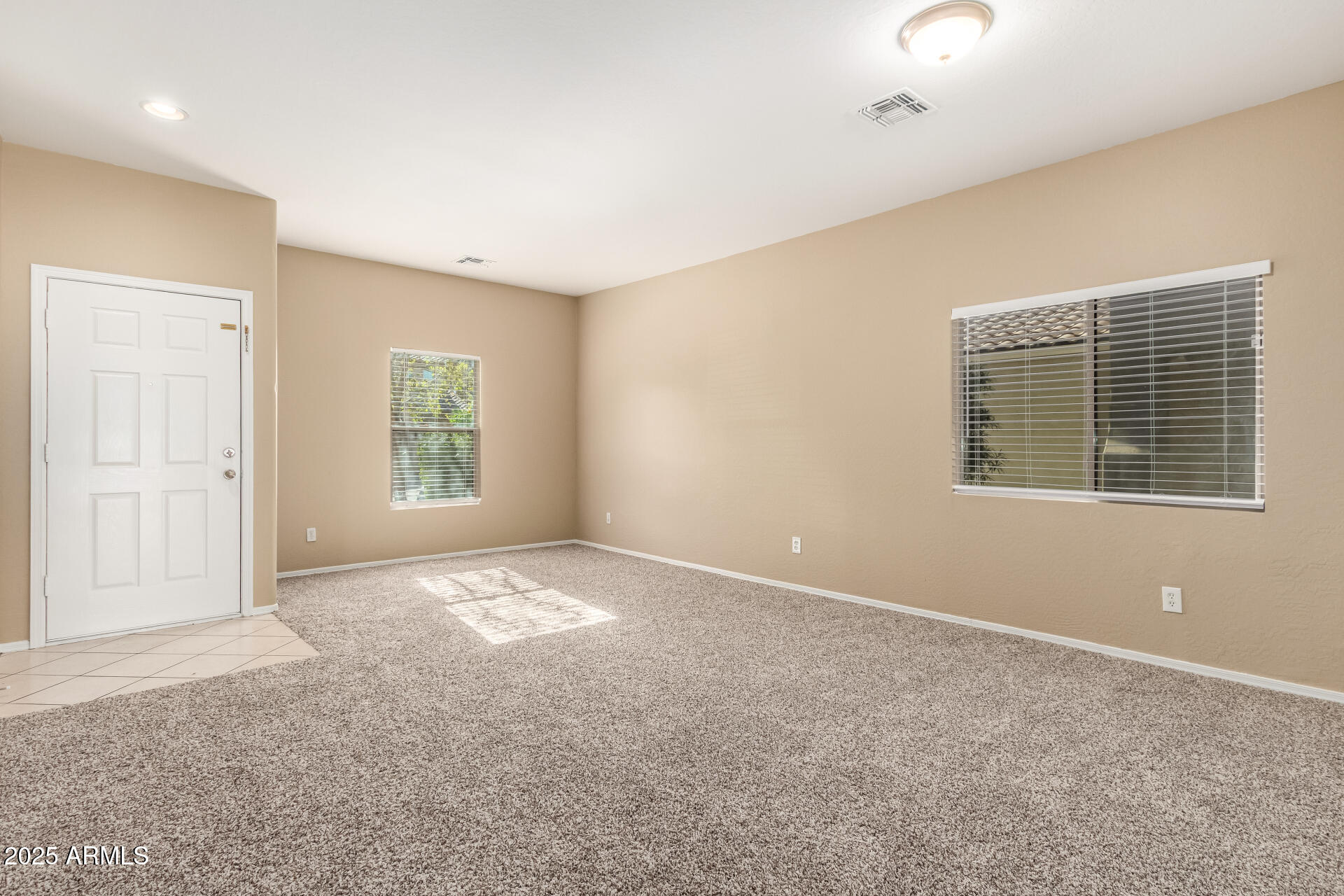 5132 West Shumway Farm Road Laveen, AZ 85339 - Photo 4 of 32 living room