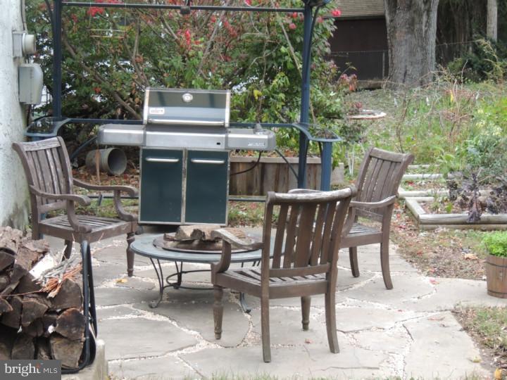 825 Valley View Road Media, PA 19063 - Photo 13 of 18 Patio
