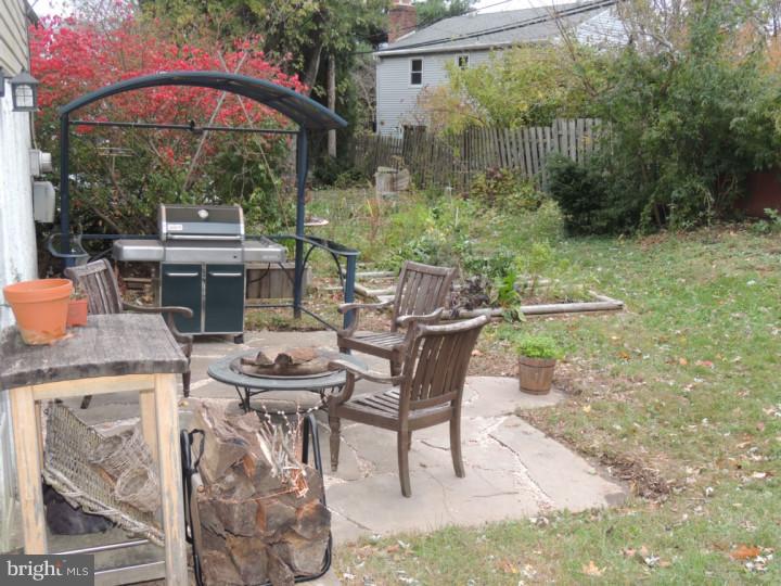 825 Valley View Road Media, PA 19063 - Photo 14 of 18 Patio