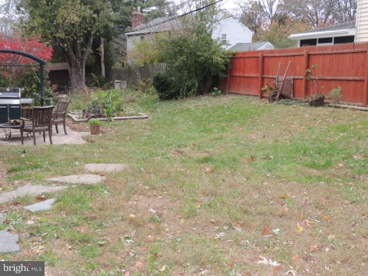 825 Valley View Road Media, PA 19063 - Photo 16 of 18 Back Yard