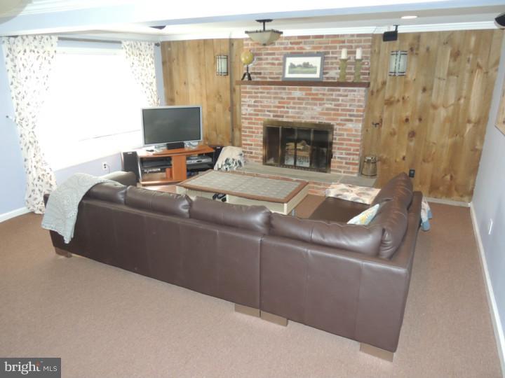825 Valley View Road Media, PA 19063 - Photo 7 of 18 Family Room