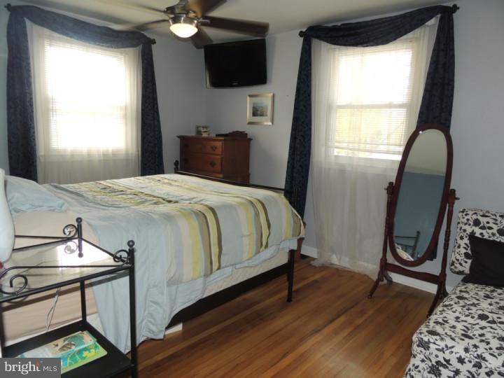 825 Valley View Road Media, PA 19063 - Photo 8 of 18 Bedroom - Main
